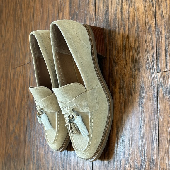 BRAND NEW STEVE MADDEN ANNABETH LOAFERS SIZE 7
‼️PRICE IS NOW FIRM ‼️ - Picture 2 of 6
